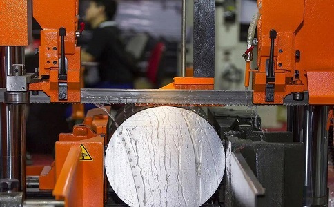 德格立式金属带锯床切削出现跑带故障解决方法！